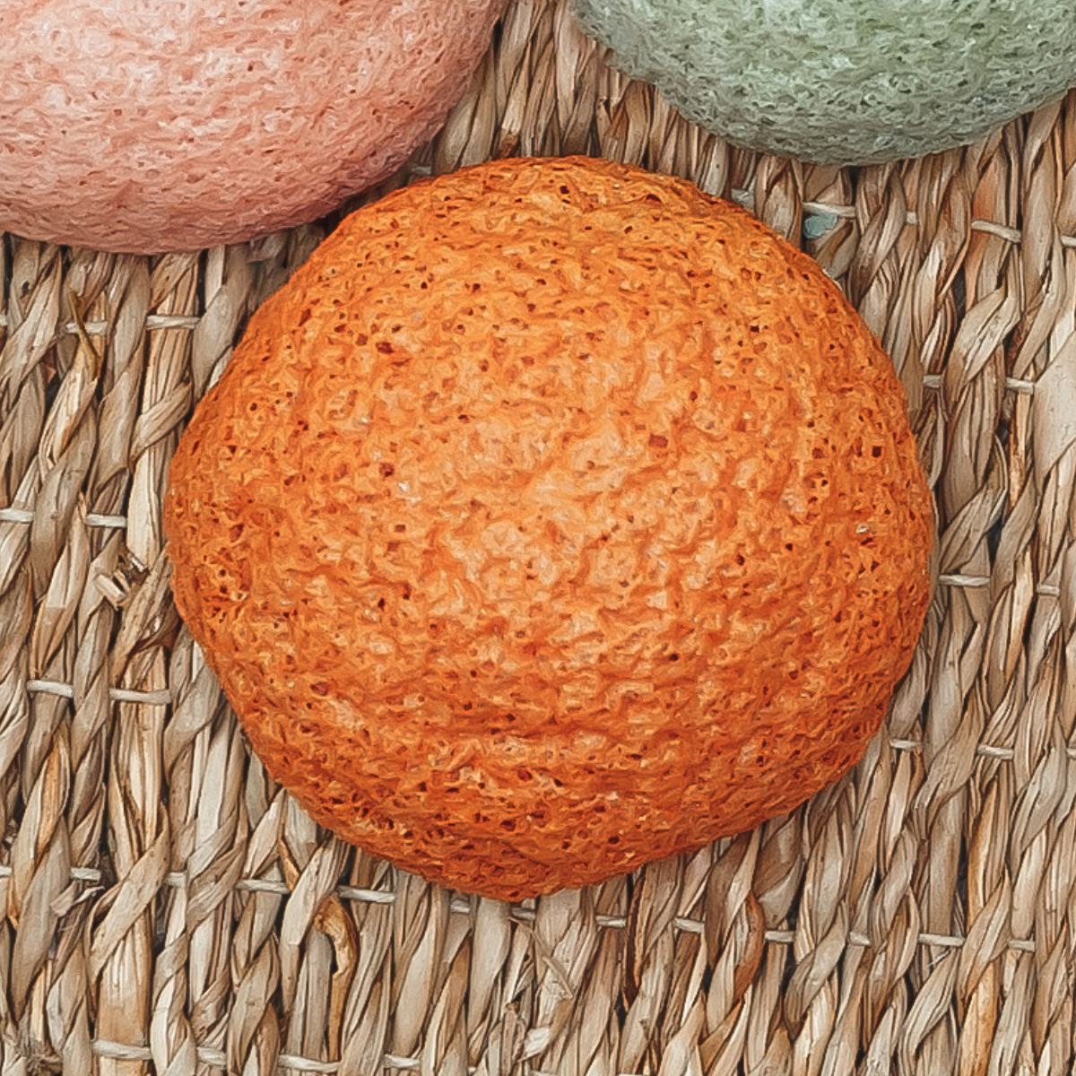 Natural Konjac Facial Sponge – Round, Soft & Biodegradable