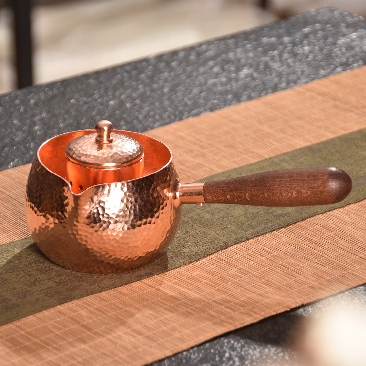 Copper Infuser Serenity – Side-Handle Teapot for Holistic Brews