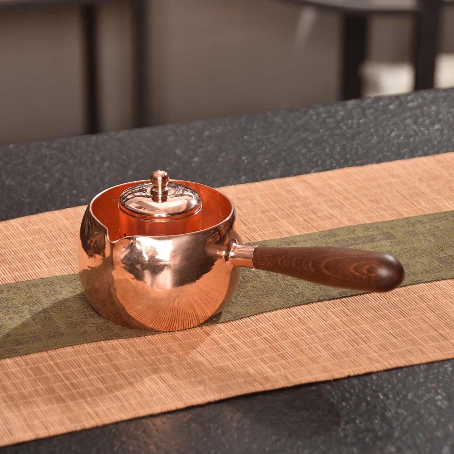 Copper Infuser Serenity – Side-Handle Teapot for Holistic Brews