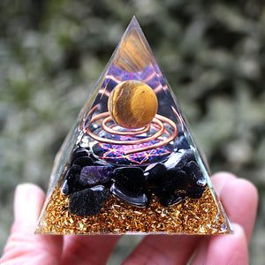 Energetic Crystal & Copper Pyramid – 6 cm